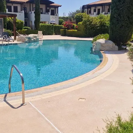 Da02, Two Bedroom Next To Large Shared Pool *