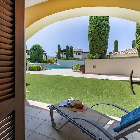 Da02, Two Bedroom Next To Large Shared Pool * Kouklia