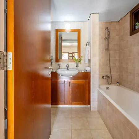 Da02, Two Bedroom Next To Large Shared Pool