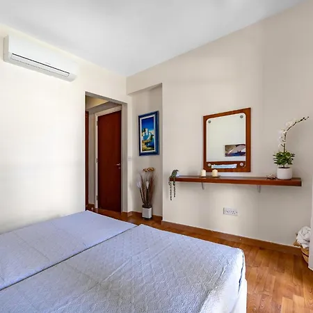 Da02, Two Bedroom Next To Large Shared Pool Kouklia