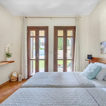 Da02, Two Bedroom Next To Large Shared Pool