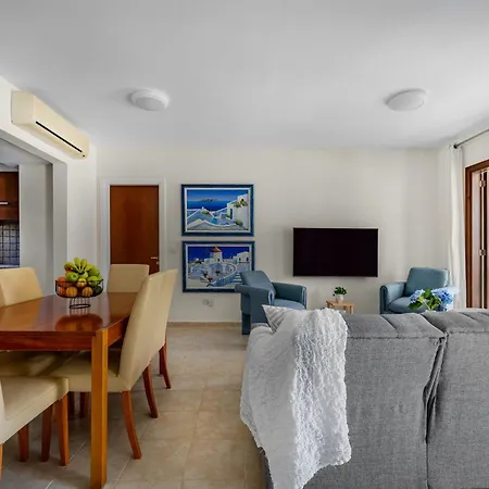 Da02, Two Bedroom Next To Large Shared Pool