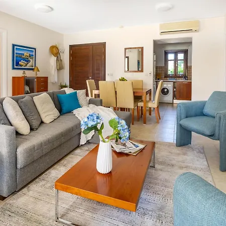 Da02 Adjacent To Aphrodite Hills Pool View 아파트 코우클리아