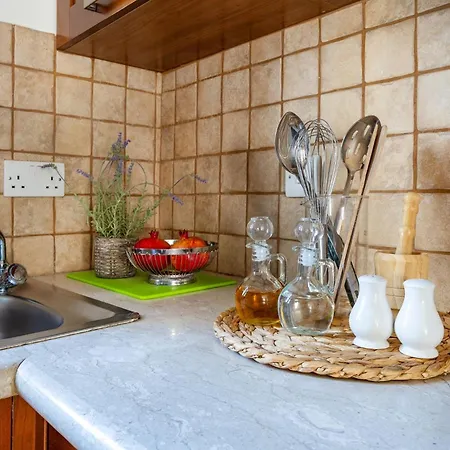 아파트 Da02 Adjacent To Aphrodite Hills Pool View 코우클리아