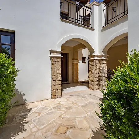 Da02 Adjacent To Aphrodite Hills Pool View 아파트