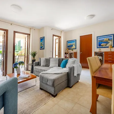 아파트 Da02 Adjacent To Aphrodite Hills Pool View 코우클리아